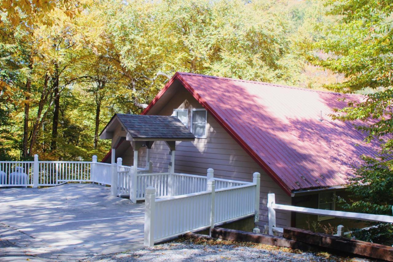 The Wanderer Guesthouse Boone Exterior photo